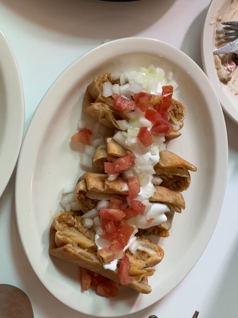 한강진 타코 맛집 라크루다 치미창가